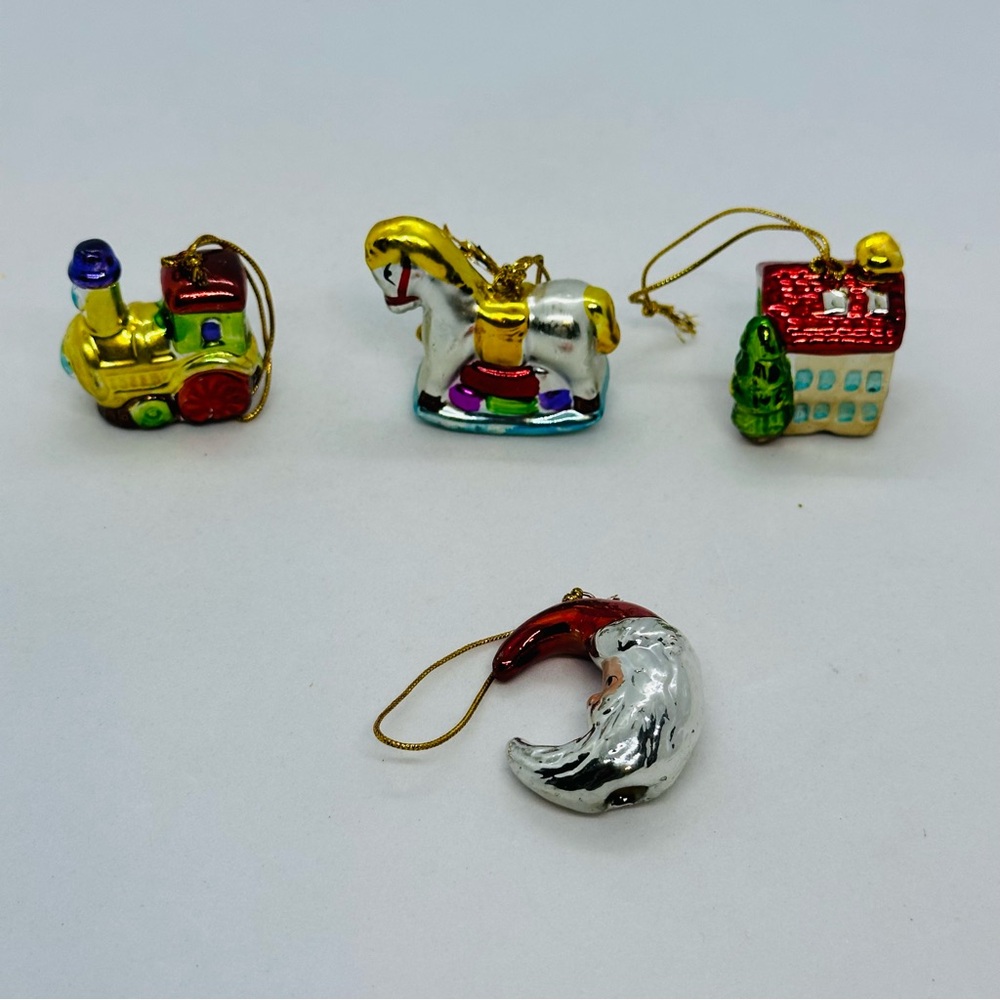Lot of 12 Vtg Ceramic Mini Christmas Ornaments Santa Tree Train Moon Horse Bear+ - Picture 9 of 16